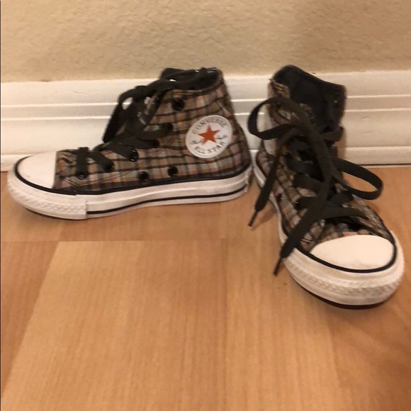 Kids 11 converse high tops - Picture 3 of 6